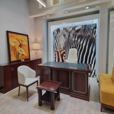 Omar Executive desk